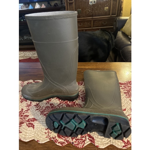 Men’s Size 11 Rubber Boots